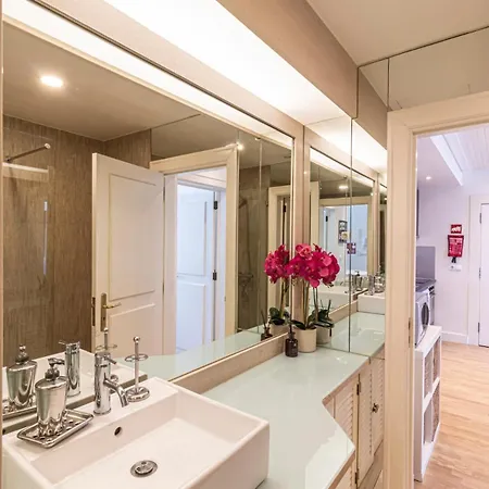 Refuge In Chiado, Elegance And Comfort In * Lisbona