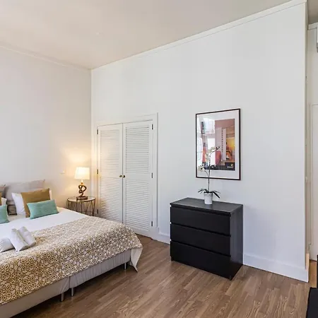 Appartamento Refuge In Chiado, Elegance And Comfort In Lisbona
